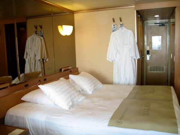 Bed-Cabin6142-041105-113p