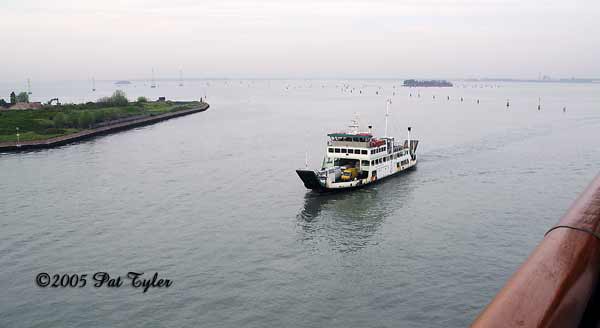 ferry-042905-701a