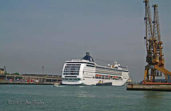CruiseLiner-043005-1149a