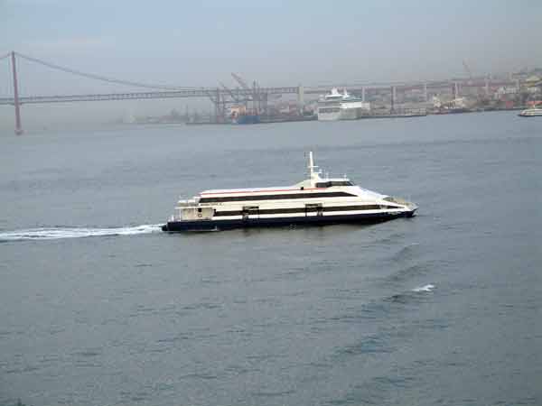 ferry-bridge-cruiseShip-042005-738a